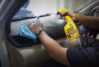 Bagaimana Cara Membersihkan Interior Mobil Dengan Benar